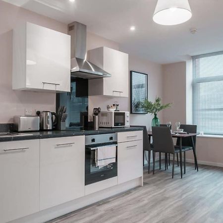 Contemporary 2 Bed Manchester Apartment - Sleeps 4 エクステリア 写真