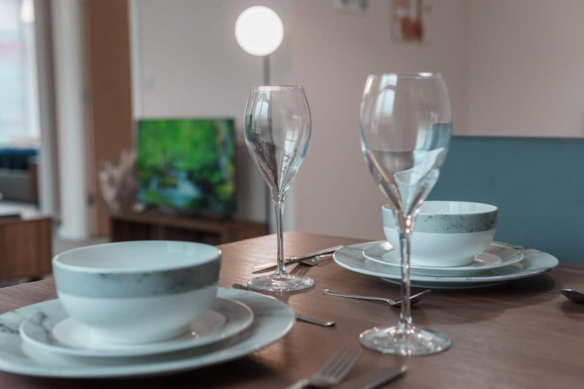 Contemporary 2 Bed Manchester Apartment - Sleeps 4 エクステリア 写真