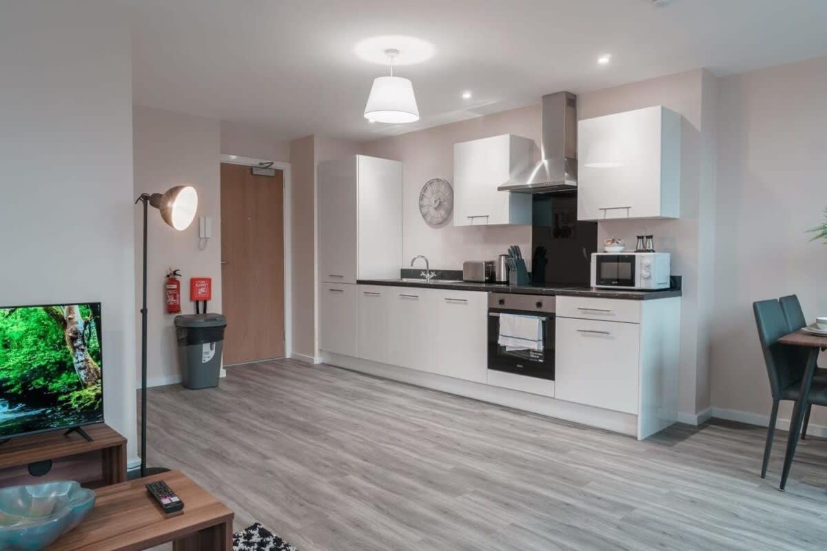 Contemporary 2 Bed Manchester Apartment - Sleeps 4 エクステリア 写真