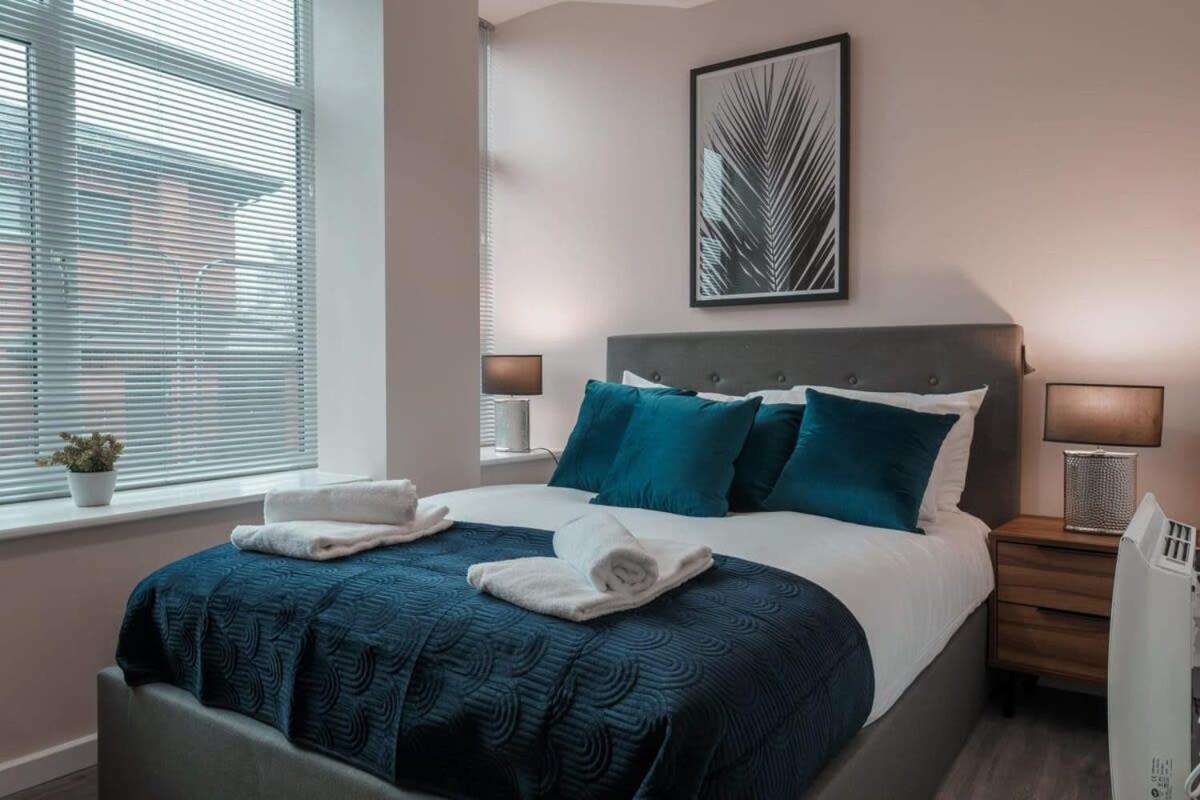 Contemporary 2 Bed Manchester Apartment - Sleeps 4 エクステリア 写真